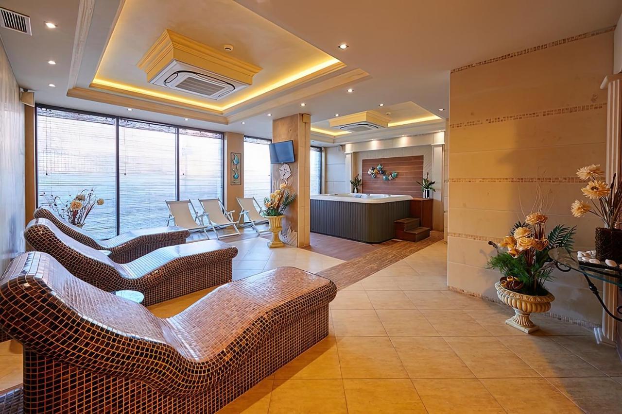 Private Apartments By The Sea With A Large Terrace In Apart Hotel! Pomorie Exterior photo